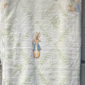 OVERSIZED EASTER PETER RABBIT THROW BLANKET w/PETER RABBIT & GREEN VINES NEW